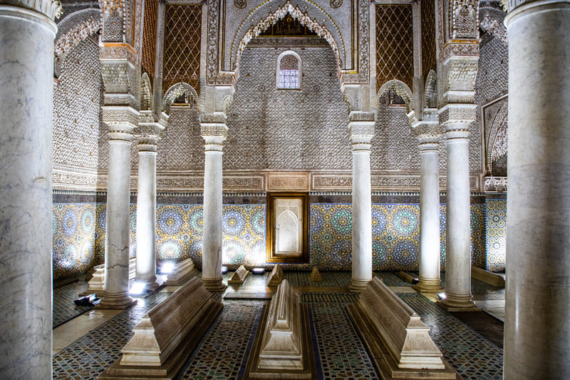 La Salle des douze colonnes dans les tombeaux Saadiens