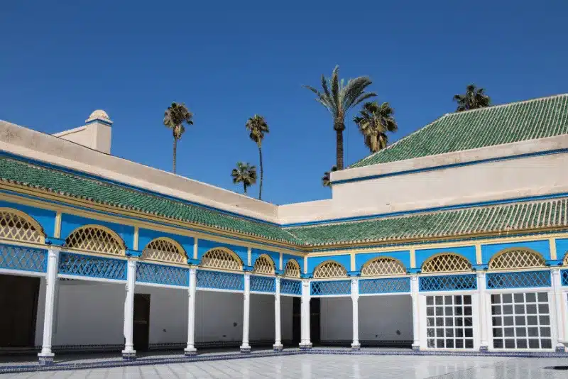 les parois de la court interieure du palais de la bahia