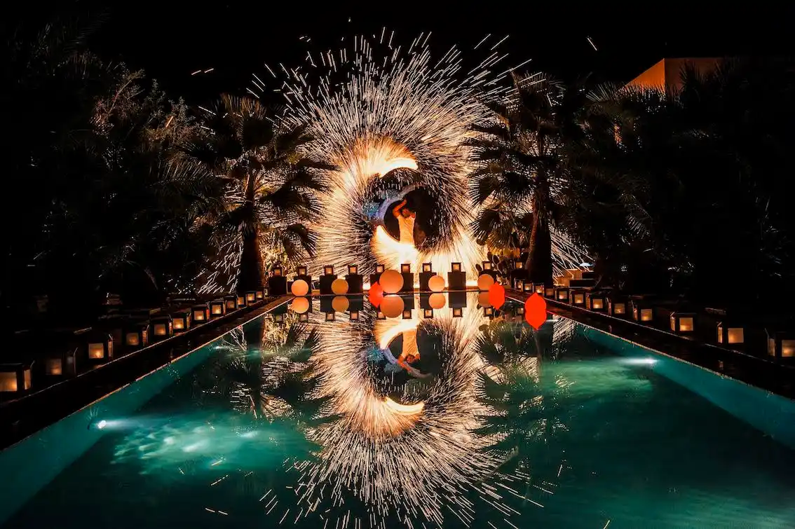spectacle de feu à marrakech